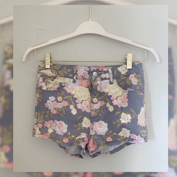 H&M Floral Denim Shorts NWOT - Picture 4 of 5